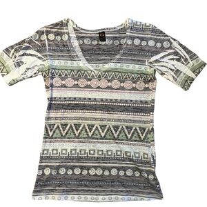 Ojai V-neck T-shirt green and pink boho Aztec print - EUC Size XS